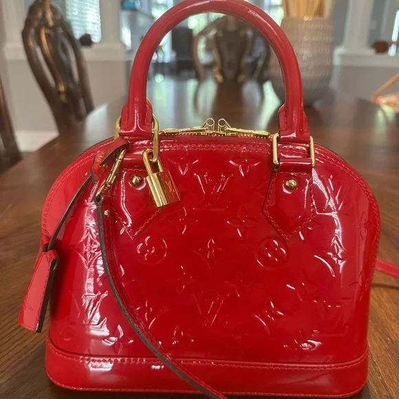 Louis Vuitton Red Vernis Crossbody Bag with Monogram - Picture 14 of 14